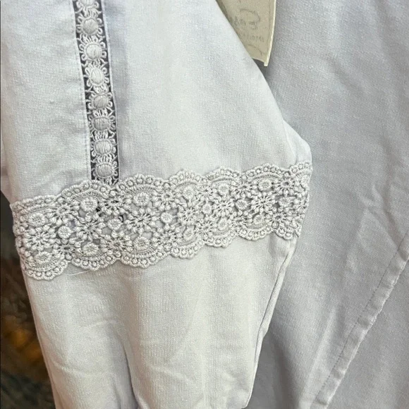 Easel NWT Light Purple/lavender Lace/Crochet Accent Sweatshirt - Picture 6 of 6